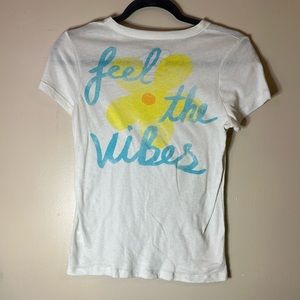 “Feel the vibes” t shirt - XS